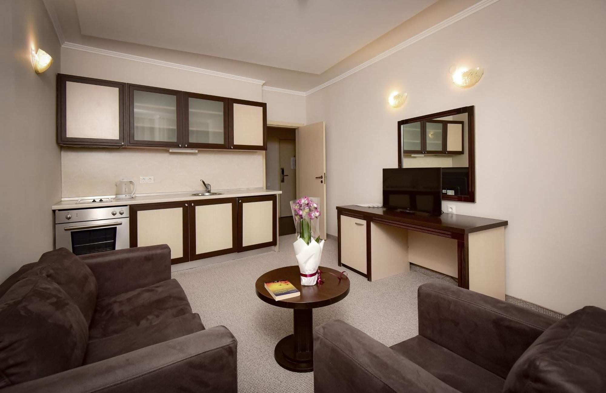 Hotel Rhodopi 4*